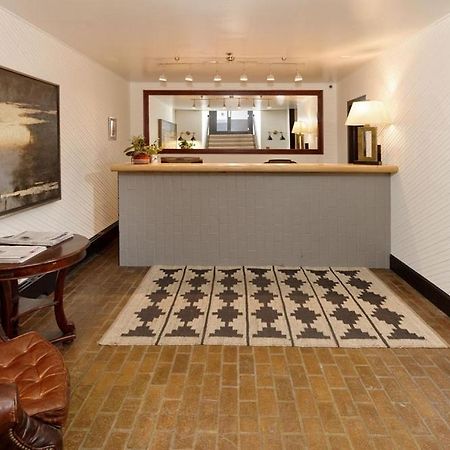 Independence Square 213, Spacious Hotel Room With 2 Queen Beds, Wet Bar, And Sitting Area Aspen Zewnętrze zdjęcie