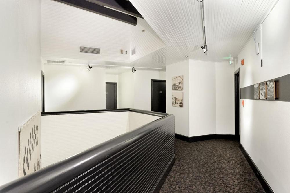 Independence Square 213, Spacious Hotel Room With 2 Queen Beds, Wet Bar, And Sitting Area Aspen Zewnętrze zdjęcie