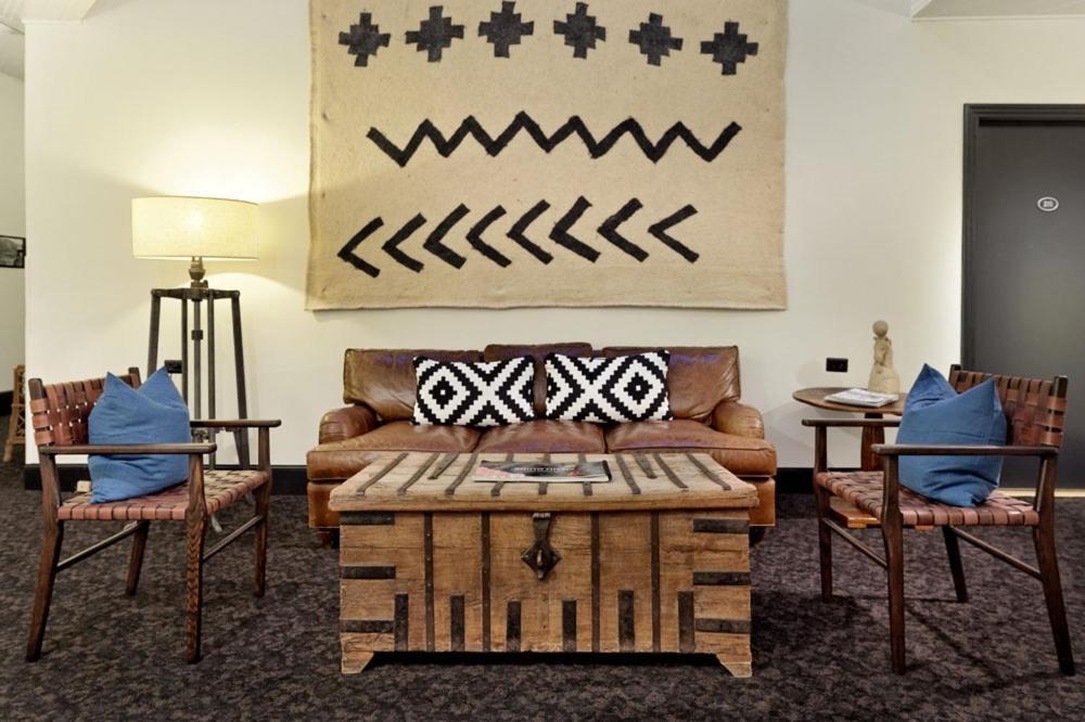 Independence Square 213, Spacious Hotel Room With 2 Queen Beds, Wet Bar, And Sitting Area Aspen Zewnętrze zdjęcie